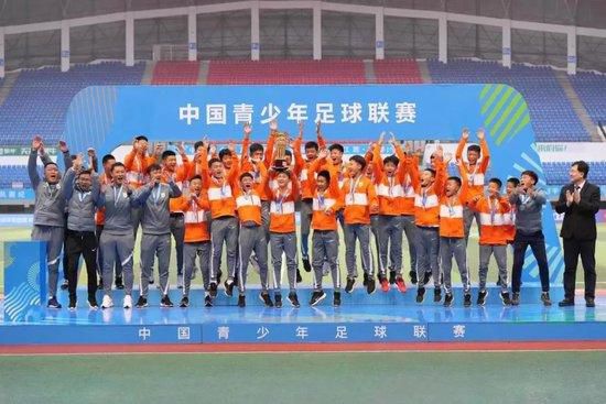 秘书被老板摸到呻吟