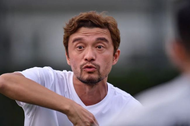 岳的两片蚌肉缓缓张开乡村欲爱
